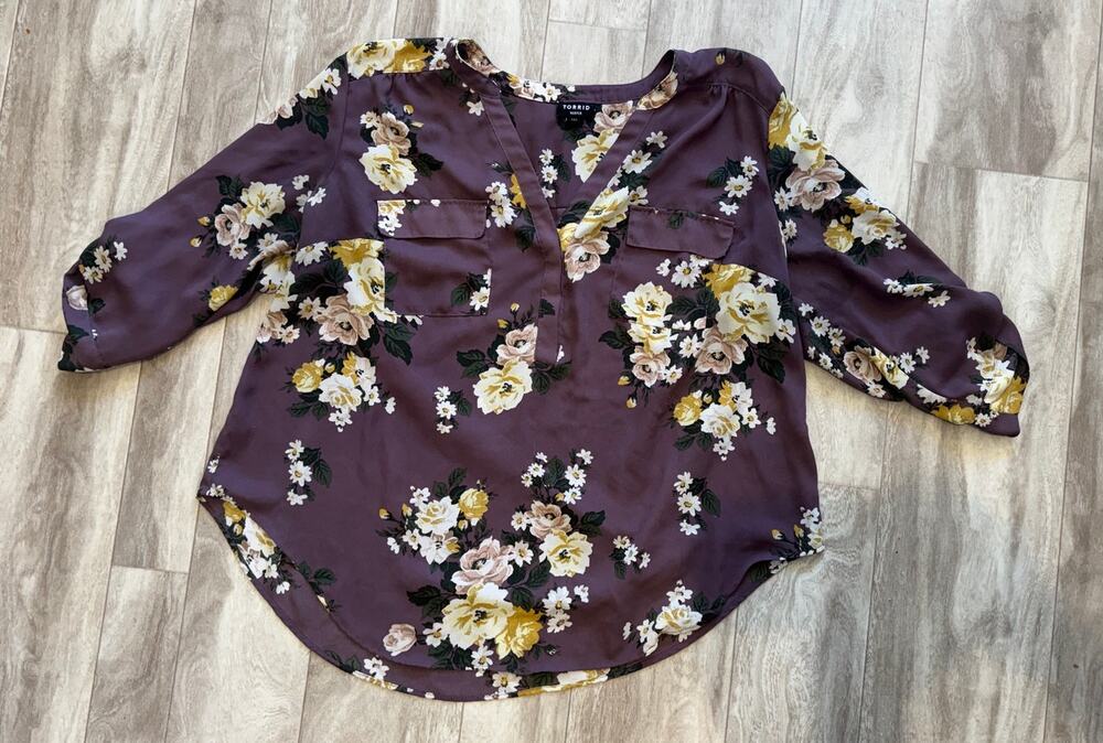 Blouse Womens Size 12 Torrid Purple Floral Long Sleeve Casual Top